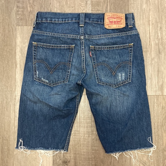 Women’s Levi’s 511 Skinny Shorts Size 31 - Picture 2 of 4